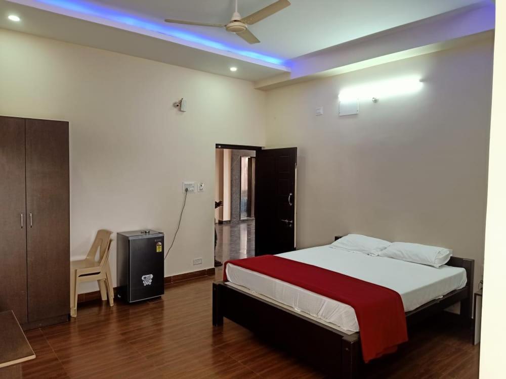 Ss Lodge Devanahalli Экстерьер фото